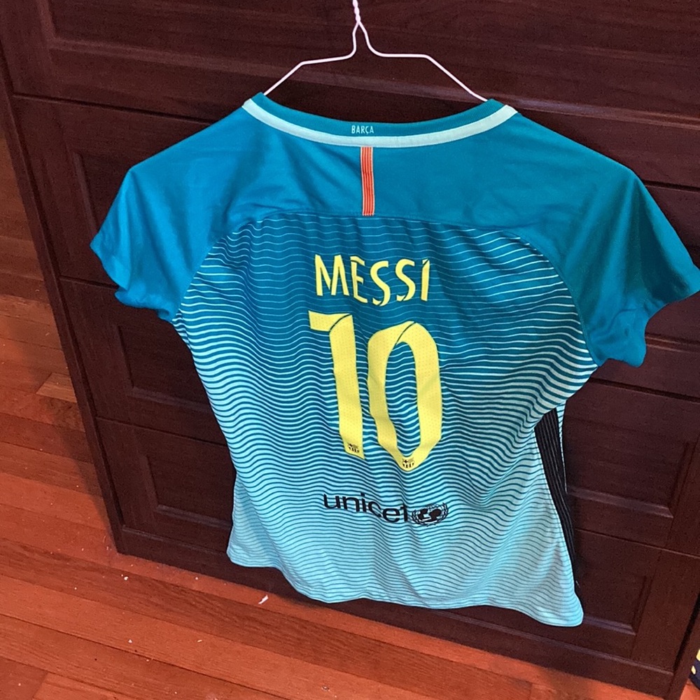 Must Go‼️ Messi FC Barcelona Jersey. Read Description Carefully 👇